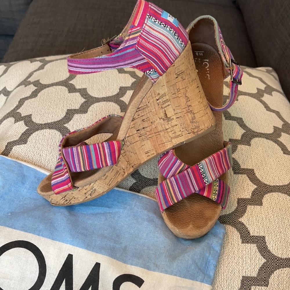 Tom’s Wedge Sandals